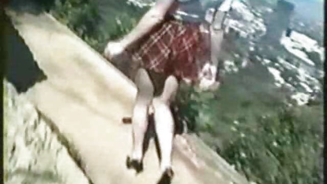 Hämmastav :  Brünetid armukesed mitmekesistavad lesbiseksi uue rihmaga Täiskasvanud XXX videod 