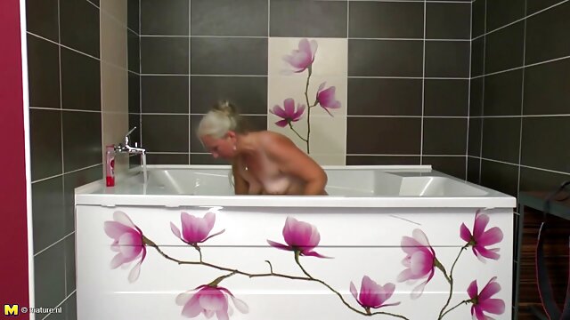 Hämmastav :  Abella Dangeri osav kurk võib kõva peenise nii sügavale viia Täiskasvanud XXX videod 