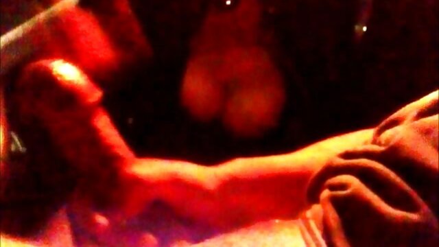 Hämmastav :  Sekretär saavutab ülemuse soosingu, lastes tal ja partneril end keppida Täiskasvanud XXX videod 
